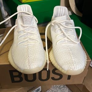 White yeezy 350 boost